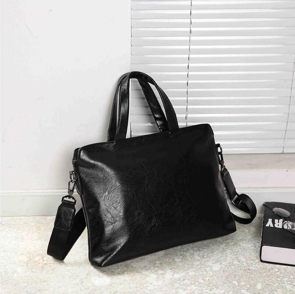 factory wholesale men handbag simple horizontal leather shoulder bag trend color matching plaid business lapbags large canvas fashion messen
factory wholesale men handbag simple horizontal leather shoulder bag trend color matching plaid business lapbags large canvas fashion messen