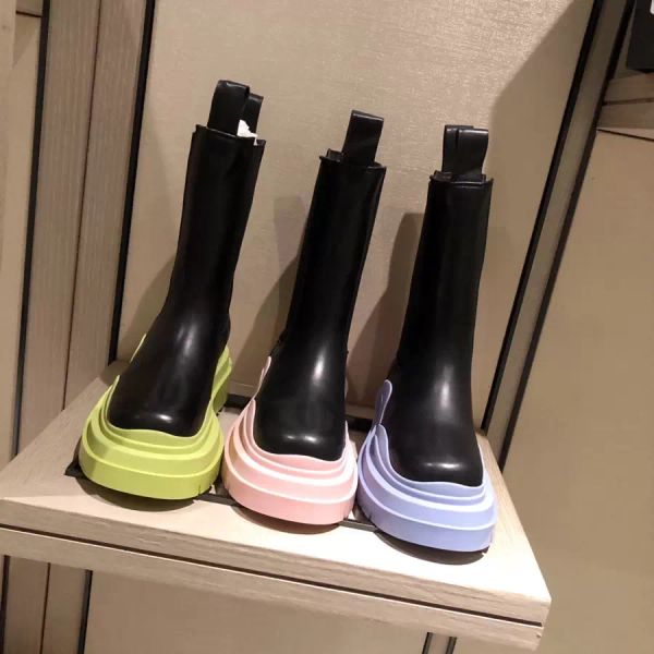 2021 luxury women candy colored boots fashion boot all cowhide finish and tpu outsole are comfortable to wear come with box size35-42, Black
2021 luxury women candy colored boots fashion boot all cowhide finish and tpu outsole are comfortable to wear come with box size35-42, Black