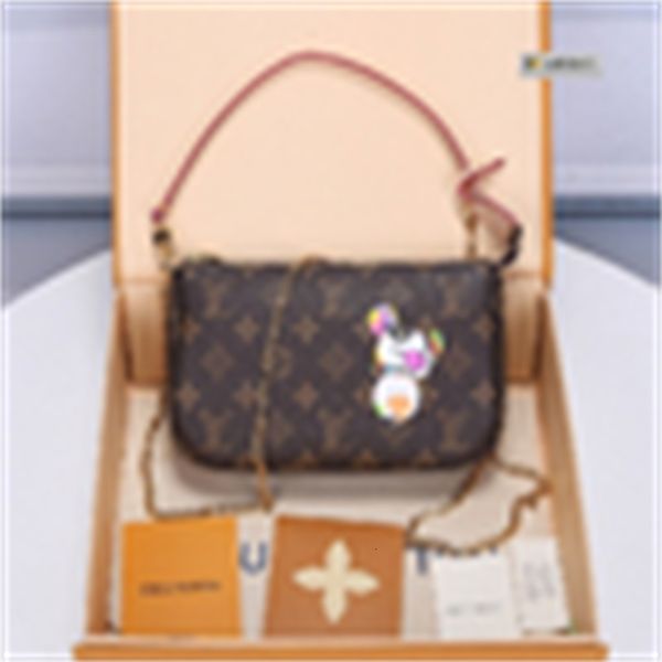cross bags totes m40712 cartoon brand shoulder bag women handbags iconic designer handles shoulder bags luxury cross body ml4w bag clutches, Red;black
cross bags totes m40712 cartoon brand shoulder bag women handbags iconic designer handles shoulder bags luxury cross body ml4w bag clutches, Red;black