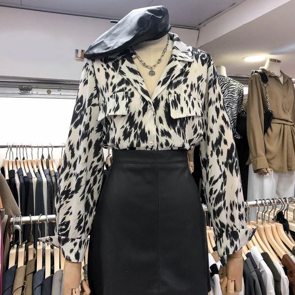women's blouses & shirts 2021 design spring women clothes printing floral white fashion temperament long sleeves single-breasted top
women's blouses & shirts 2021 design spring women clothes printing floral white fashion temperament long sleeves single-breasted top