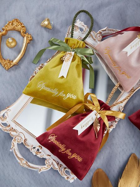 gift wrap 2021 creative velvet drawstring bags with handles candy containers storage beads/tea/candy/jewelry organzas
gift wrap 2021 creative velvet drawstring bags with handles candy containers storage beads/tea/candy/jewelry organzas