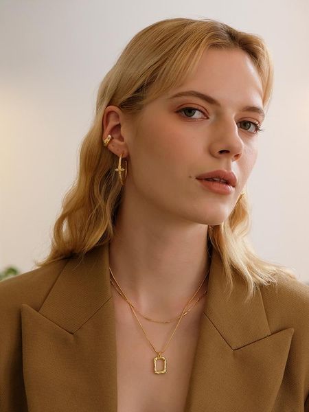 pendant necklaces 2021 trend fashion jewelryvintage gold thin chain multi-layered necklace for women irregular hollow, Silver
pendant necklaces 2021 trend fashion jewelryvintage gold thin chain multi-layered necklace for women irregular hollow, Silver