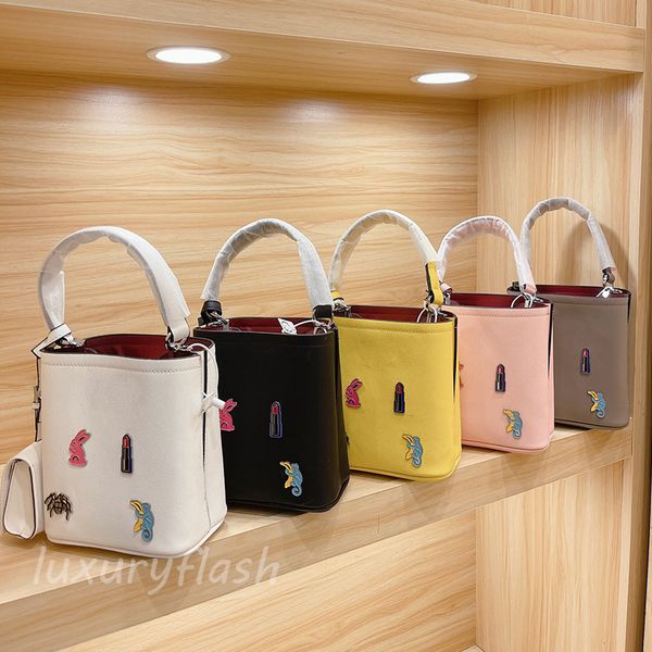 designers luxurys women bucket bag shoulder purses summer multi-color high-quality brands crossbody bags young handbags handle purse
designers luxurys women bucket bag shoulder purses summer multi-color high-quality brands crossbody bags young handbags handle purse
