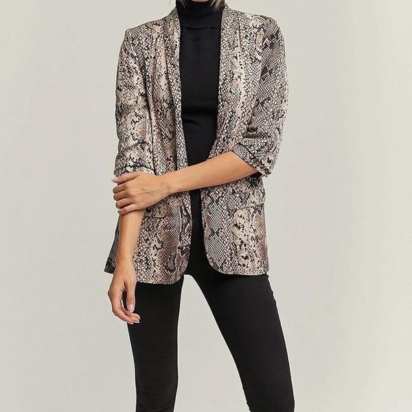 women's suits & blazers vintage golden blazer women fashion serpentine print coat ladies long sleeve pockets female outerwear chic, White;black
women's suits & blazers vintage golden blazer women fashion serpentine print coat ladies long sleeve pockets female outerwear chic, White;black