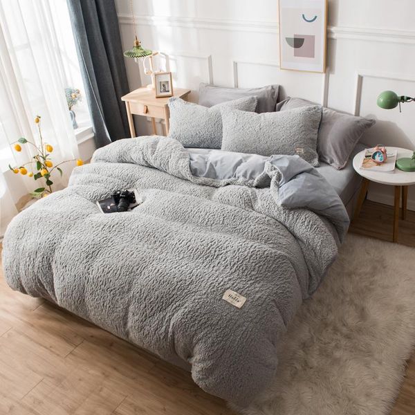 bedding sets 2021 set lamb cashmere&flannel duvet cover fleece bedlinen grey winter bedclothes simple twin super king home textile
bedding sets 2021 set lamb cashmere&flannel duvet cover fleece bedlinen grey winter bedclothes simple twin super king home textile