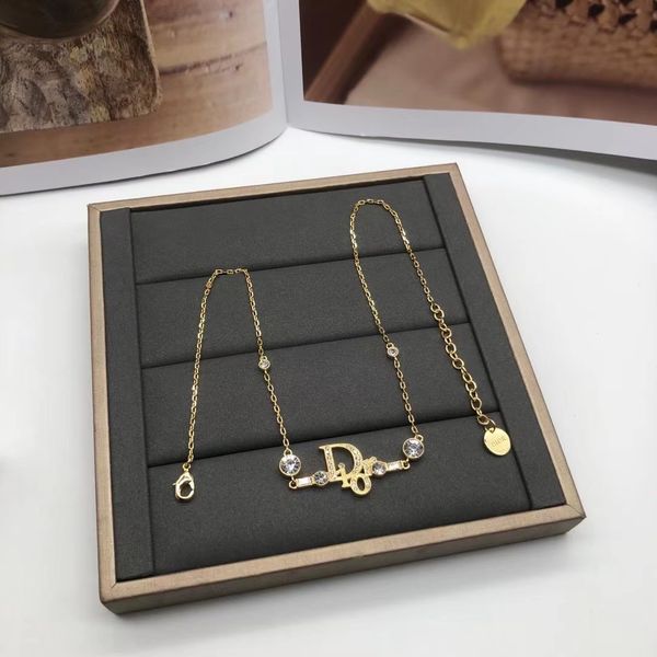 2021 new designer family letter necklace necklace high version of diamond small fresh accessories, Silver
2021 new designer family letter necklace necklace high version of diamond small fresh accessories, Silver