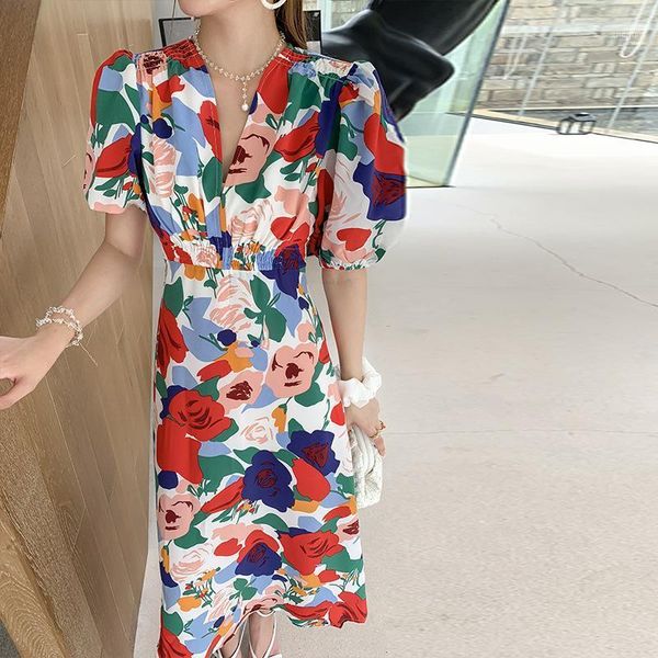 french v-neck floral dress 2021 summer waist slim beach skirt bubble sleeve two piece, White
french v-neck floral dress 2021 summer waist slim beach skirt bubble sleeve two piece, White
