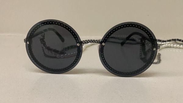 women sunglasses for womens sun glasses fashion style protects eyes uv400 lens with case, White;black
women sunglasses for womens sun glasses fashion style protects eyes uv400 lens with case, White;black