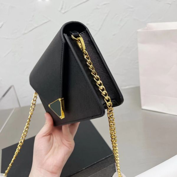 2022designers bags chain shoulder bag crossbody handbag fashionable versatile classic envelope handbags wallet high
2022designers bags chain shoulder bag crossbody handbag fashionable versatile classic envelope handbags wallet high