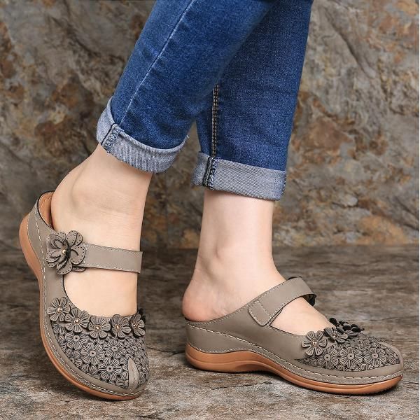 personality women flat sandals hollow out retro flower round toe ladies shoes plus size super soft female buckle slippers, Black
personality women flat sandals hollow out retro flower round toe ladies shoes plus size super soft female buckle slippers, Black