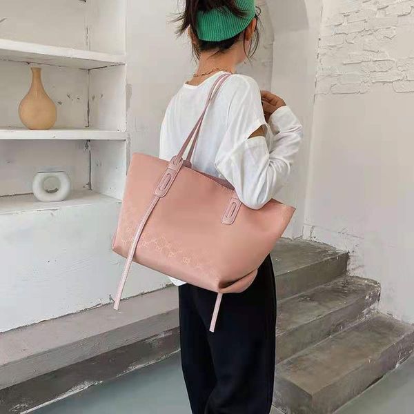 handbag fashion spring and summer new one shoulder tote bag nylon oxford simple large capacity women's bag
handbag fashion spring and summer new one shoulder tote bag nylon oxford simple large capacity women's bag