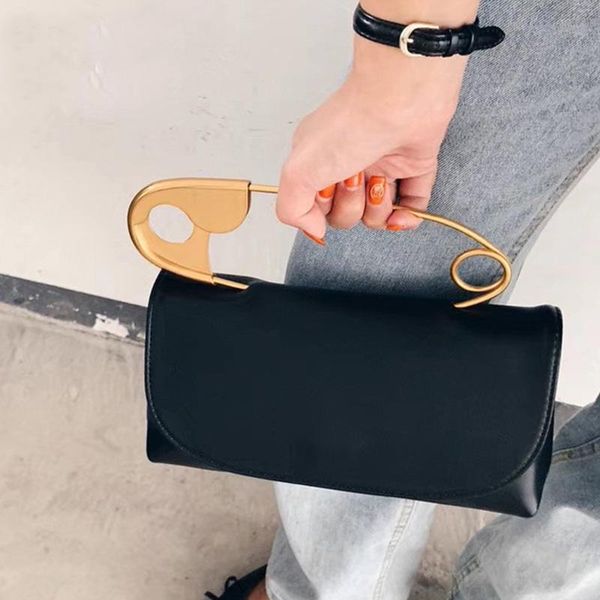 cross body pu leather handbag women designer chains flap shoulder bag 2021 fashion party clutch bags purse mini crossbody tote female bolsa
cross body pu leather handbag women designer chains flap shoulder bag 2021 fashion party clutch bags purse mini crossbody tote female bolsa