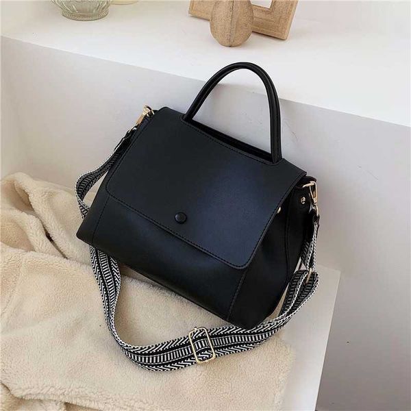 fashion simply pu leather crossbody bag for women winter solid color shoulder messenger lady chain travel small handbag
fashion simply pu leather crossbody bag for women winter solid color shoulder messenger lady chain travel small handbag