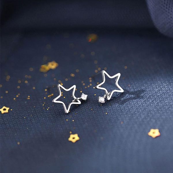 stud s925 silver movable star earrings hollow pentagonal zircon simple temperament, Golden;silver
stud s925 silver movable star earrings hollow pentagonal zircon simple temperament, Golden;silver