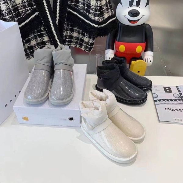 luxury designer womens snow boots short boots 2021 autumn winter new shoe cover fashion classic leather flat bottom buckle crystal diamond w, Black
luxury designer womens snow boots short boots 2021 autumn winter new shoe cover fashion classic leather flat bottom buckle crystal diamond w, Black