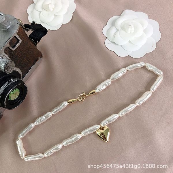 2021 new letter baroque clavicle electroplated love pearl neck chain female brass material, Silver
2021 new letter baroque clavicle electroplated love pearl neck chain female brass material, Silver