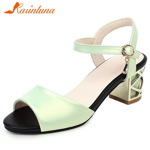 ladies 2021 date high heels sandals fashion metal decorating women sweet summer pink shoes, Black
ladies 2021 date high heels sandals fashion metal decorating women sweet summer pink shoes, Black