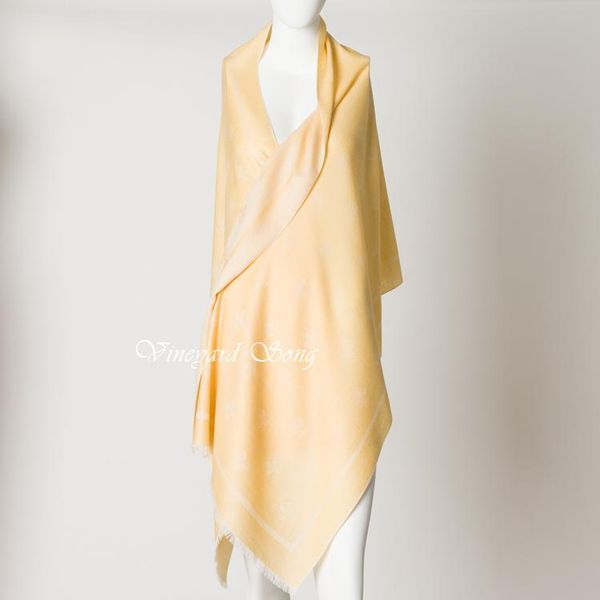 scarves italian autumn selection sunset gold bee jacquard mid-thin 50% cashmere white silk shawl, Blue;gray
scarves italian autumn selection sunset gold bee jacquard mid-thin 50% cashmere white silk shawl, Blue;gray