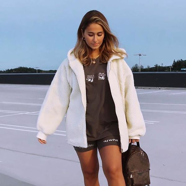 women's white fluffy zipper coat long-sleeved warm hooded long 2021 winter lady street wear party jackets, Black;brown
women's white fluffy zipper coat long-sleeved warm hooded long 2021 winter lady street wear party jackets, Black;brown