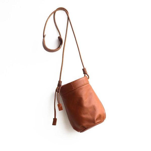evening bags 2021 bag women's fashion single shoulder korean version head leather literature small bucket
evening bags 2021 bag women's fashion single shoulder korean version head leather literature small bucket