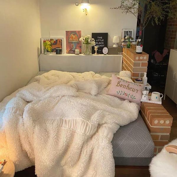 blankets ins cashmere thickened girl's heart quilt cover pillow case single piece autumn and winter warm three set cov blanket
blankets ins cashmere thickened girl's heart quilt cover pillow case single piece autumn and winter warm three set cov blanket