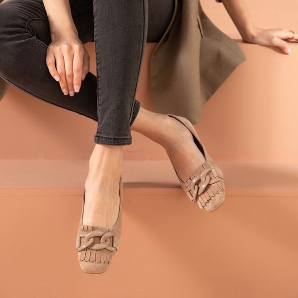 dress shoes suede leather flats women ballerina square toe chain tassel decor slip on ladies shallow shoes handmade 28064, Black
dress shoes suede leather flats women ballerina square toe chain tassel decor slip on ladies shallow shoes handmade 28064, Black