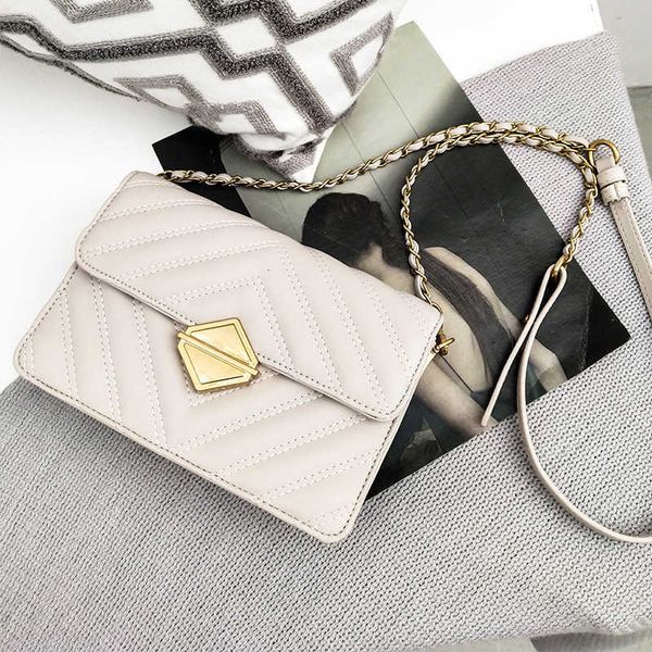 luxury handbags xiaozhong dign leather women's embroidered thread fragrance single shoulder cross link chain small square bag metal loc
luxury handbags xiaozhong dign leather women's embroidered thread fragrance single shoulder cross link chain small square bag metal loc