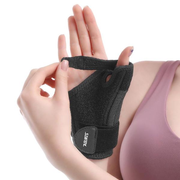men women wrist guards support palm pads protector for inline skating elbow & knee, Black;gray
men women wrist guards support palm pads protector for inline skating elbow & knee, Black;gray