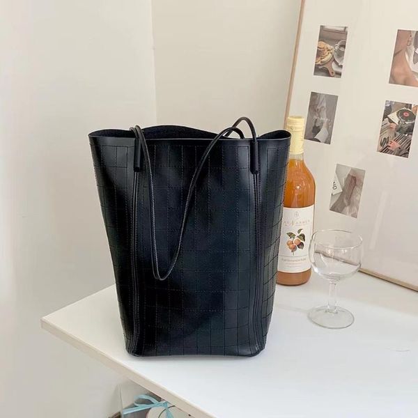 big brand products ladies shoulder bag pu leather bags casual large capacity handbags fam cross body
big brand products ladies shoulder bag pu leather bags casual large capacity handbags fam cross body