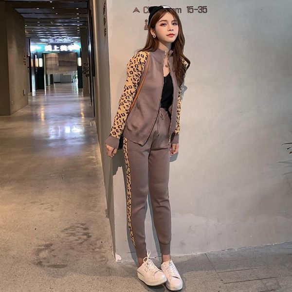 women's tracksuits fashion leopard patchwork zipper coat cardigan and ankle banded pants women casual sets korean style knitted 2, Gray
women's tracksuits fashion leopard patchwork zipper coat cardigan and ankle banded pants women casual sets korean style knitted 2, Gray