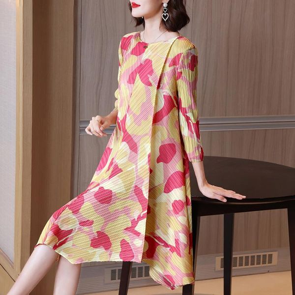 casual dresses french fashion printing temperament mother dress 2021 early autumn women's foreign style age reducing a-line, Black;gray
casual dresses french fashion printing temperament mother dress 2021 early autumn women's foreign style age reducing a-line, Black;gray
