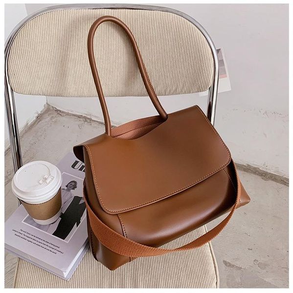cross body women's shoulder bag, fashion messenger briefcase, armpit, niche design, luxury in 2021
cross body women's shoulder bag, fashion messenger briefcase, armpit, niche design, luxury in 2021