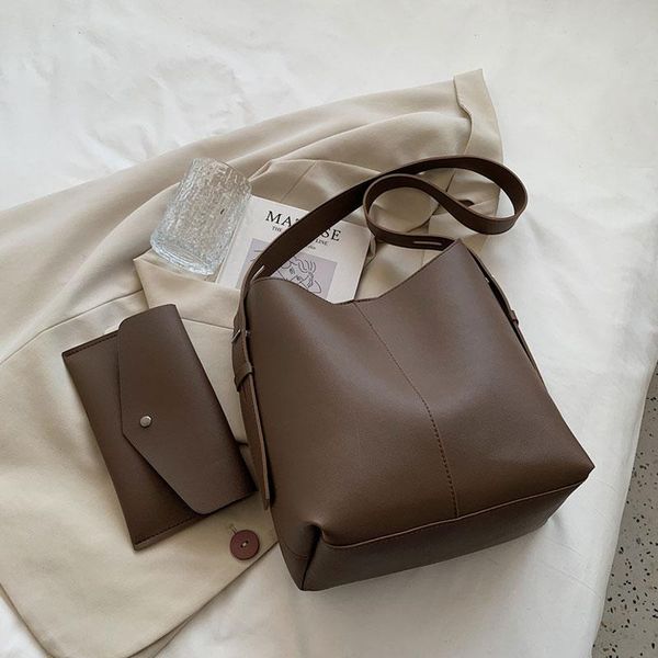 evening bags 2021 fashion casual pu leather shoulder bag for women small bucket trend designer female crossbody handbags
evening bags 2021 fashion casual pu leather shoulder bag for women small bucket trend designer female crossbody handbags