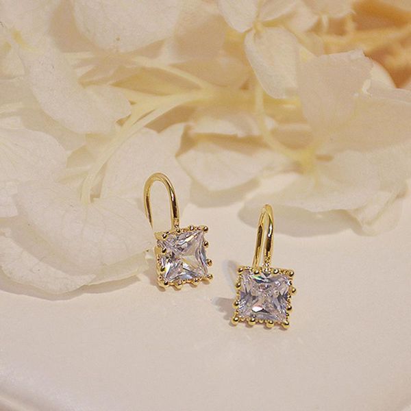 stud exquisite square shiny zircon earrings for women designer creativity luxury jewelry accessories wedding party gift, Golden;silver
stud exquisite square shiny zircon earrings for women designer creativity luxury jewelry accessories wedding party gift, Golden;silver
