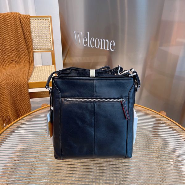 designer shoulder bag man luxury crossbody genuine leather high-quality high-capacity evening party size 25 5 26
designer shoulder bag man luxury crossbody genuine leather high-quality high-capacity evening party size 25 5 26