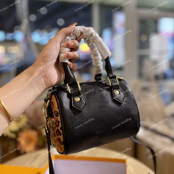 2021 fashion mini boston bags cartoon leopard old flower luxury designer calfskin handle totes lovely cross body remove strap handbags 16*13
2021 fashion mini boston bags cartoon leopard old flower luxury designer calfskin handle totes lovely cross body remove strap handbags 16*13