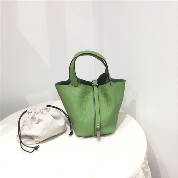 2021 leather lychee grain head leather women s bag vegetable basket bucket bag fashion versatile casual handbag
2021 leather lychee grain head leather women s bag vegetable basket bucket bag fashion versatile casual handbag