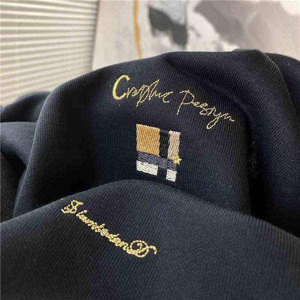 104# single line 599 gold thread small embroidery men's spring and autumn round neck long sleeve pullover, Black
104# single line 599 gold thread small embroidery men's spring and autumn round neck long sleeve pullover, Black