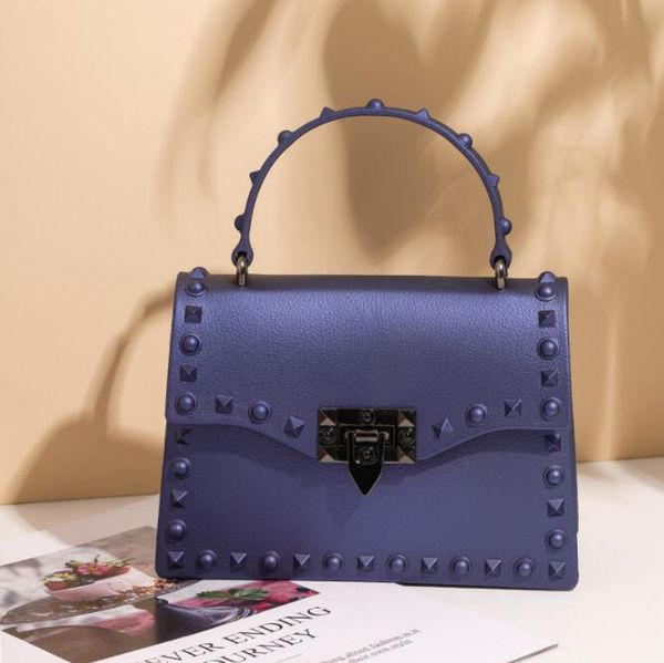 factory wholesale women bag matte jelly bags korean version of the fashion portable single shoulder handbagss clamshell rivet handbag, Black;red
factory wholesale women bag matte jelly bags korean version of the fashion portable single shoulder handbagss clamshell rivet handbag, Black;red