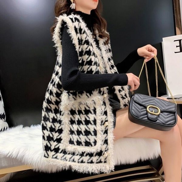 qianniao lattice tassel vt 2021 autumn winter small fragrance imitation mink loose sweater women's knitted coat versatile, Black;white
qianniao lattice tassel vt 2021 autumn winter small fragrance imitation mink loose sweater women's knitted coat versatile, Black;white