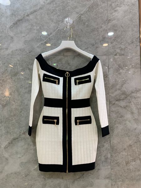 2021 autumn and winter new one line collar short waist closing slim fit women's long sleeve dressgrace, Black;gray
2021 autumn and winter new one line collar short waist closing slim fit women's long sleeve dressgrace, Black;gray
