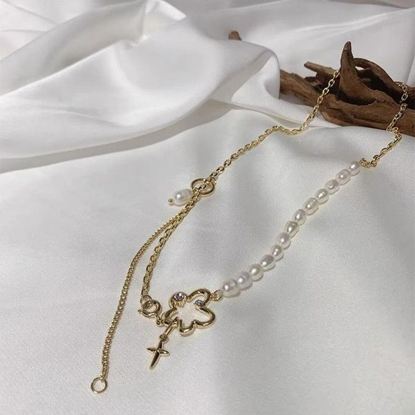 chokers unique design hollow out flower cubic zircon pendant necklace for women freshwater pearl asymmetry metal jewelry, Golden;silver
chokers unique design hollow out flower cubic zircon pendant necklace for women freshwater pearl asymmetry metal jewelry, Golden;silver