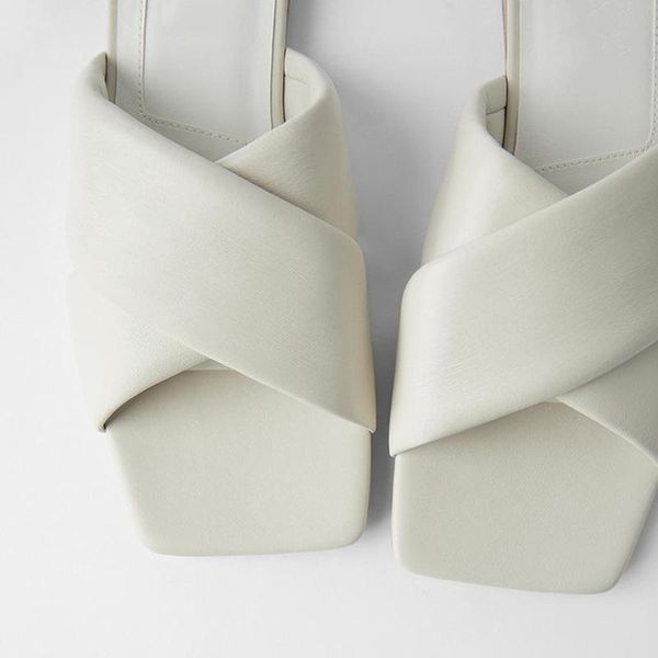 slippers brand white square head bowknot decorated sheepskin women's shoes simple comfortable muller all-match sandals women, Black
slippers brand white square head bowknot decorated sheepskin women's shoes simple comfortable muller all-match sandals women, Black