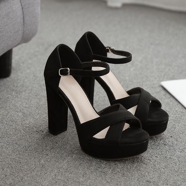 2021 summer new fashion peep toe black womens sandals platform buckle high heels shoes for women sandales femme plus size 35-42
2021 summer new fashion peep toe black womens sandals platform buckle high heels shoes for women sandales femme plus size 35-42