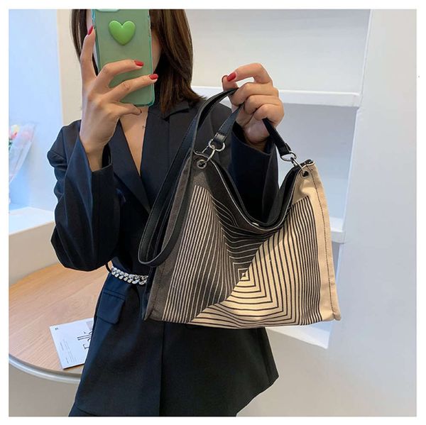canvas bag women's 2021 summer geometric visual square bag fashion single shoulder menger
canvas bag women's 2021 summer geometric visual square bag fashion single shoulder menger