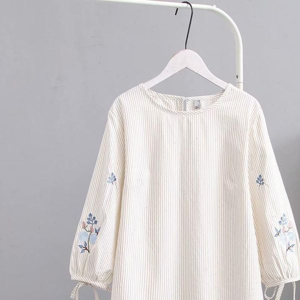 women blouses o neck embroidery sleeve cotton loose blouse plus size casual ladies soft shirts pullover female oversize, White
women blouses o neck embroidery sleeve cotton loose blouse plus size casual ladies soft shirts pullover female oversize, White