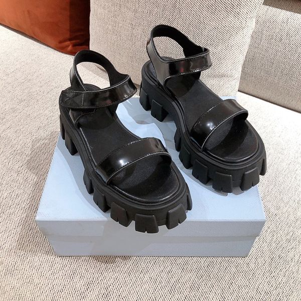 2021ss luxury designer women sandals with box dust bag shoes white black slides spring summer wide flat sandals slipper
2021ss luxury designer women sandals with box dust bag shoes white black slides spring summer wide flat sandals slipper