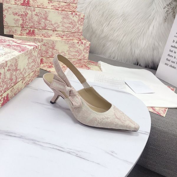 2021 spring and summer new pointed toe kitten heel back empty high heel sandals stiletto toe box embroidered d letter pumps female mmm, Black
2021 spring and summer new pointed toe kitten heel back empty high heel sandals stiletto toe box embroidered d letter pumps female mmm, Black