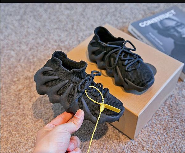 2021 Children Fashion Boys Girls Cloud White 450 Sneakers Toddler Little Big Kid Brand Trainers Dark Slate Designer Shoes knit sport shoe, Black;red
2021 Children Fashion Boys Girls Cloud White 450 Sneakers Toddler Little Big Kid Brand Trainers Dark Slate Designer Shoes knit sport shoe, Black;red