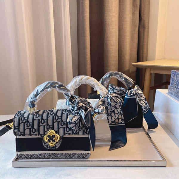 2021 brand designer shoulder bag women's fashion luxury leather rhombic pattern portable cross bags with scarf box sizef
2021 brand designer shoulder bag women's fashion luxury leather rhombic pattern portable cross bags with scarf box sizef